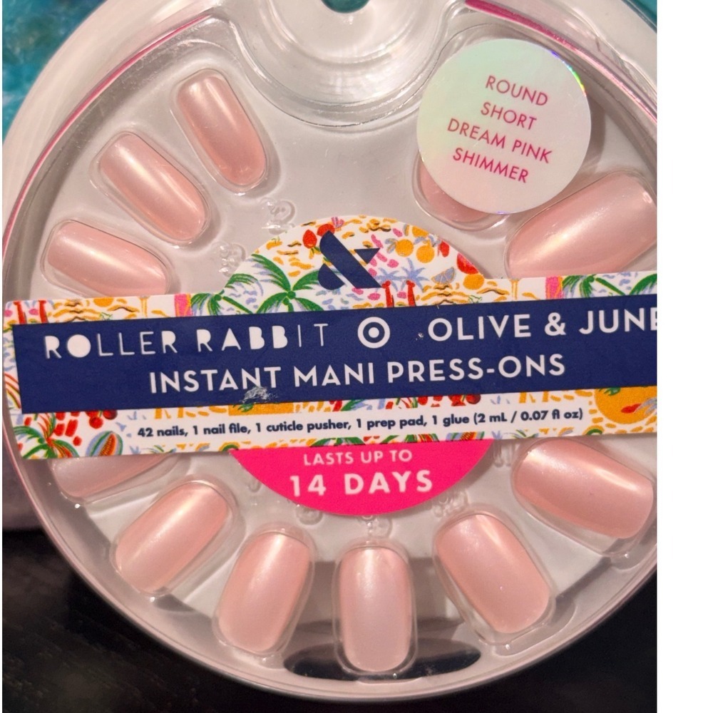 Roller Rabbit x Olive & June Dream Pink Shimmer Round Short Press-On Nails New